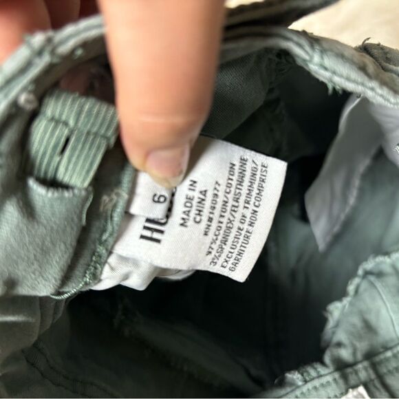 Hudson Teal Jean shorts - size 6 youth - Picture 5 of 6